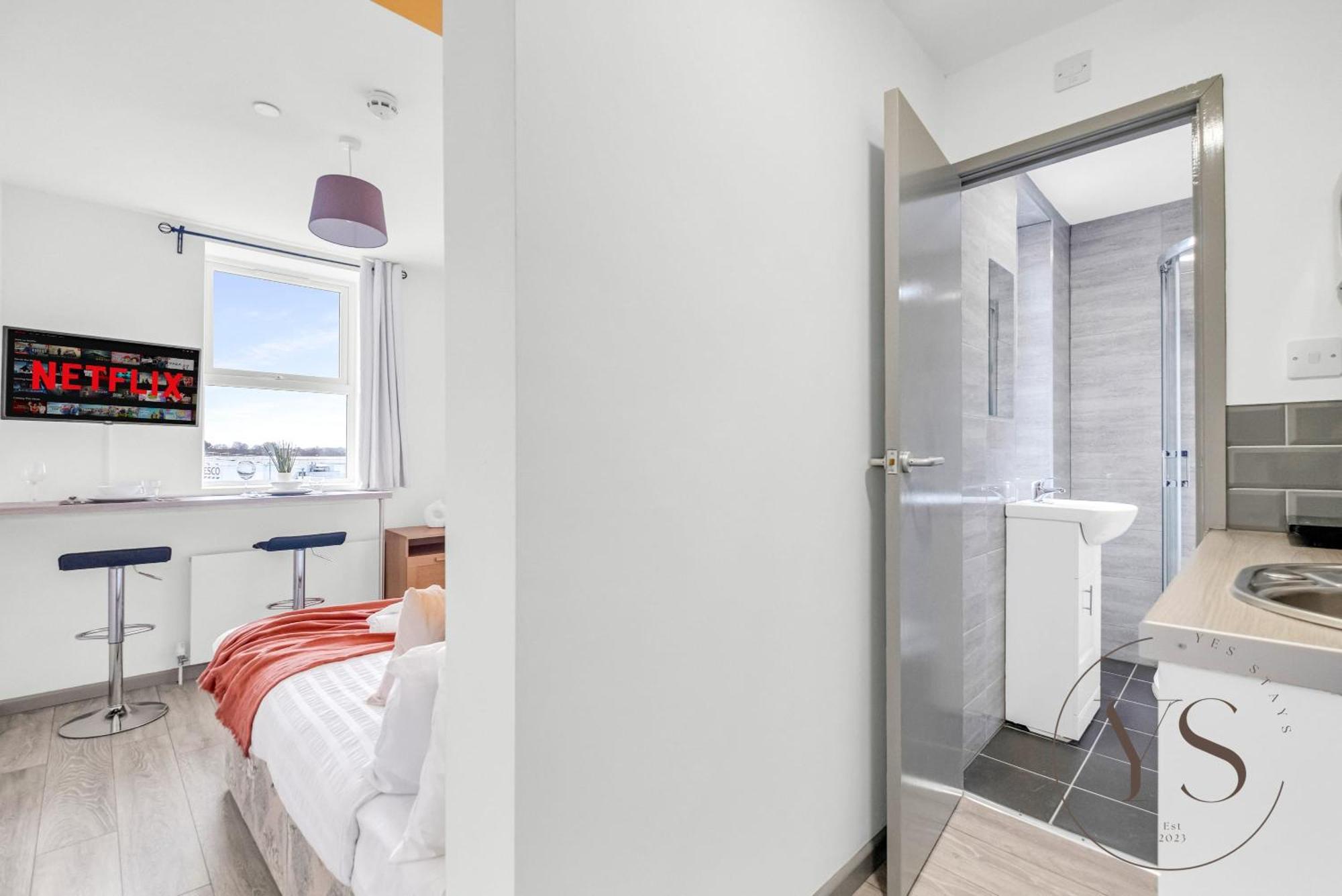Sienna Longton 1b - Wi-fi, Alton Towers, Netflix Apartment Stoke-on-Trent